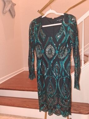 Banana Republic Black Dress - Classic Crewneck